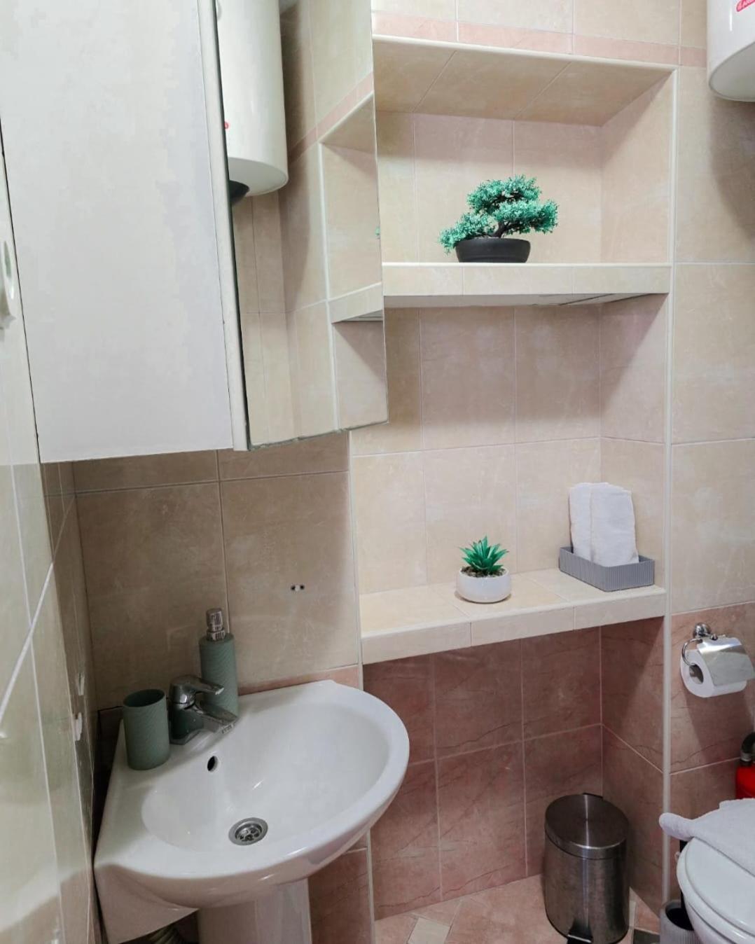 Private Bedroom With Bathroom 巴什卡沃达 外观 照片