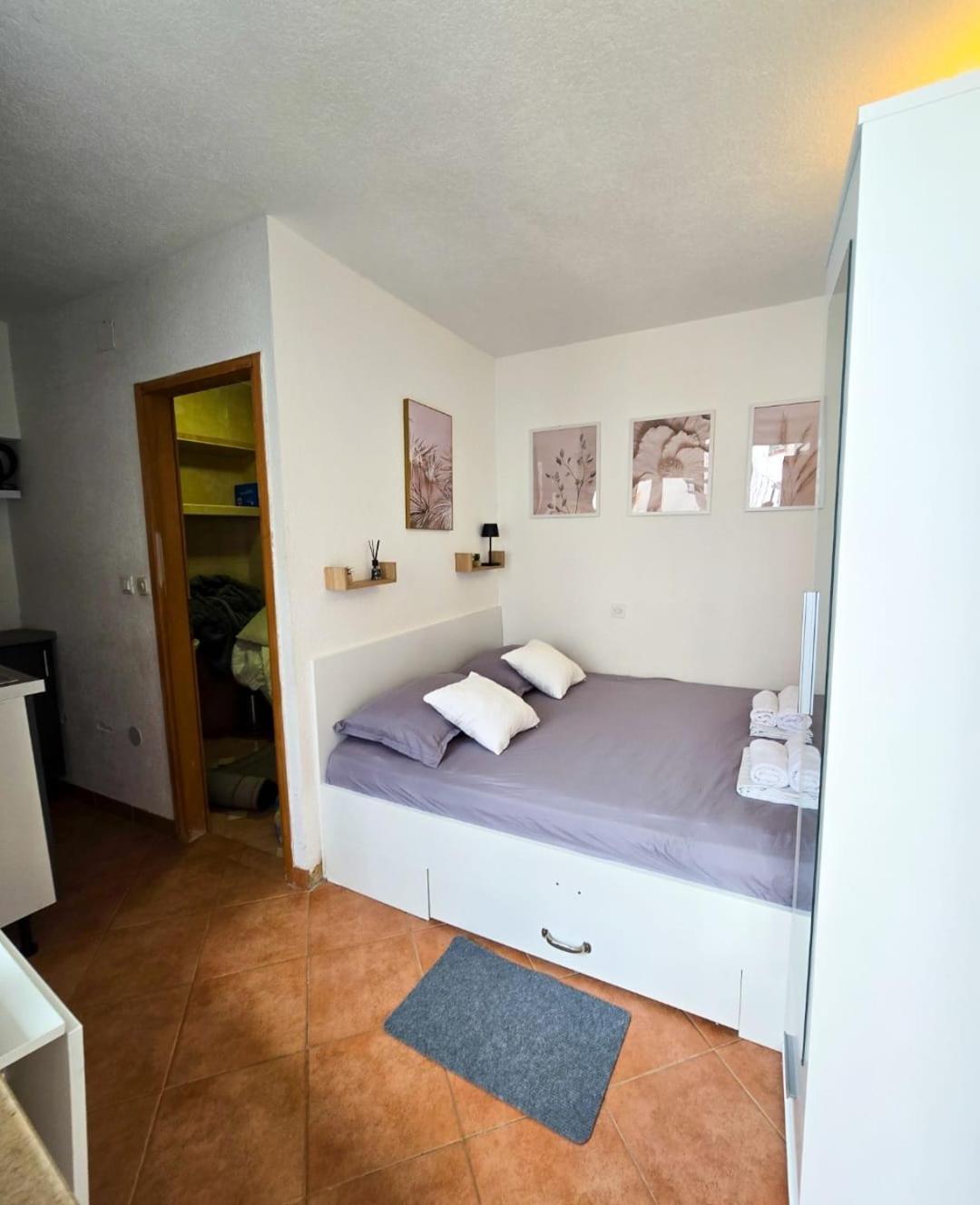Private Bedroom With Bathroom 巴什卡沃达 外观 照片