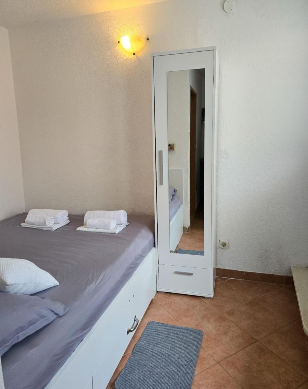 Private Bedroom With Bathroom 巴什卡沃达 外观 照片