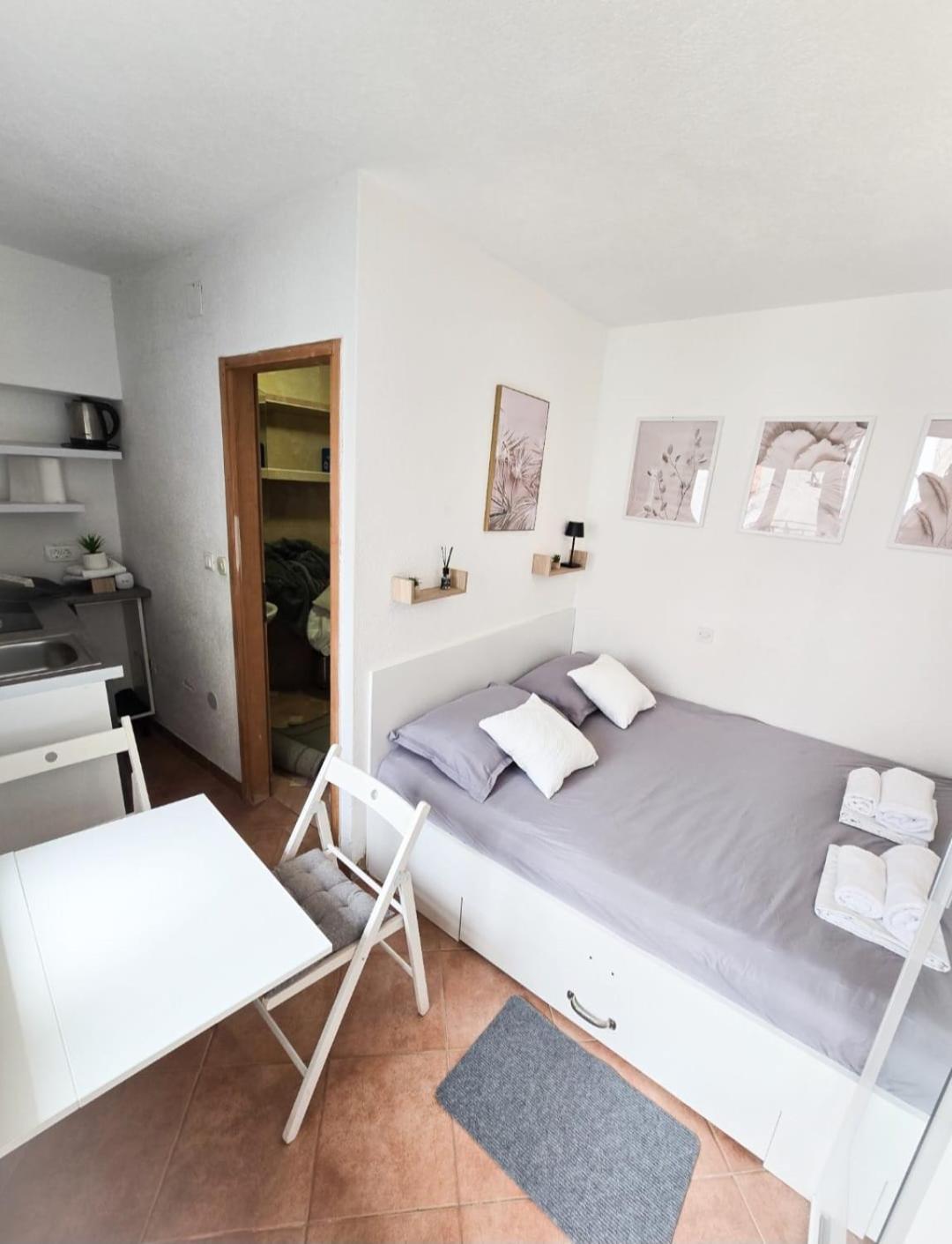 Private Bedroom With Bathroom 巴什卡沃达 外观 照片